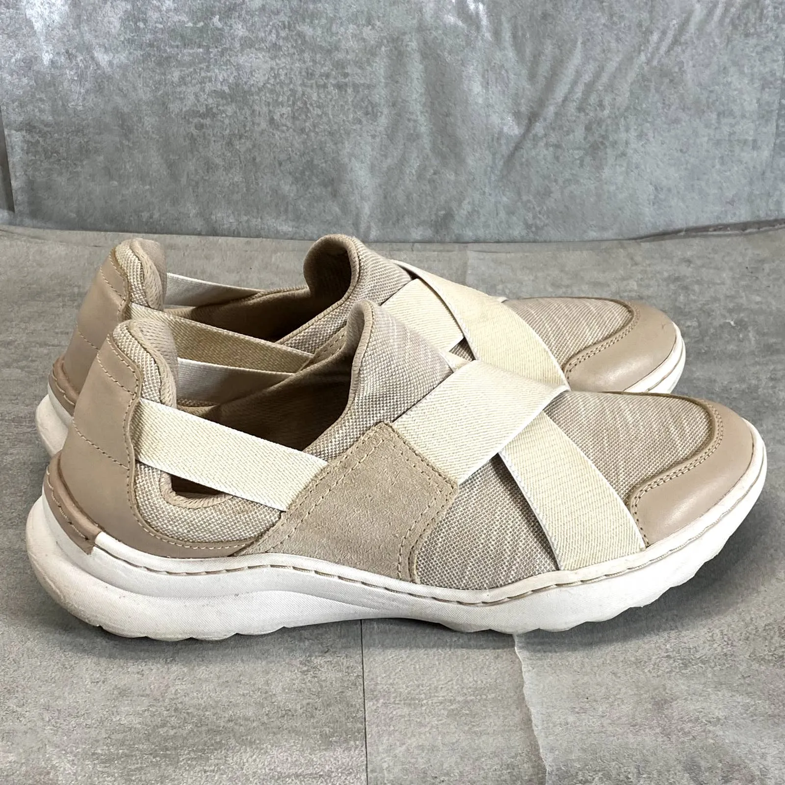 CLARKS COLLECTION Women's Sand Combination Teagan Go Slip-On Sneakers SZ 9