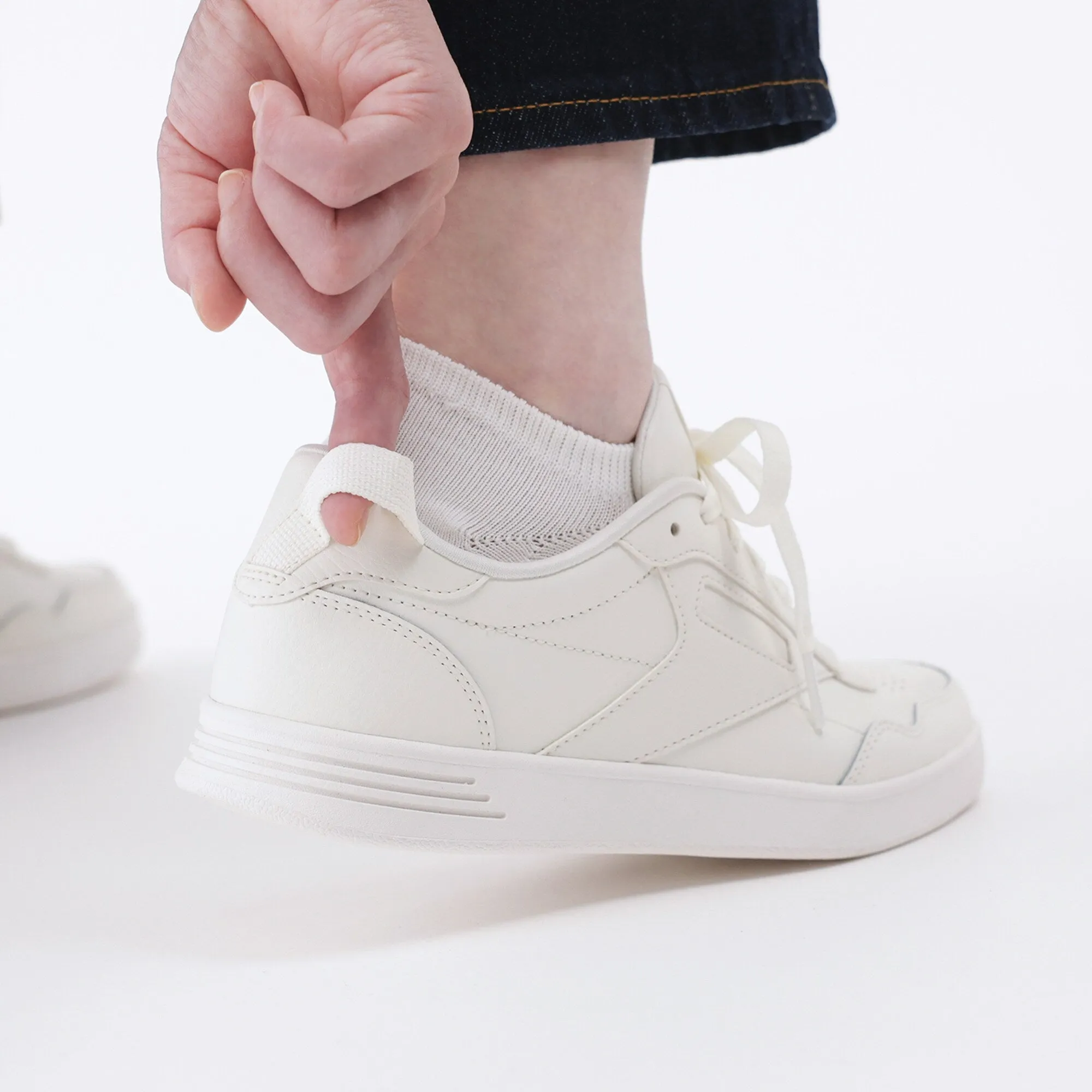 Court Sneakers