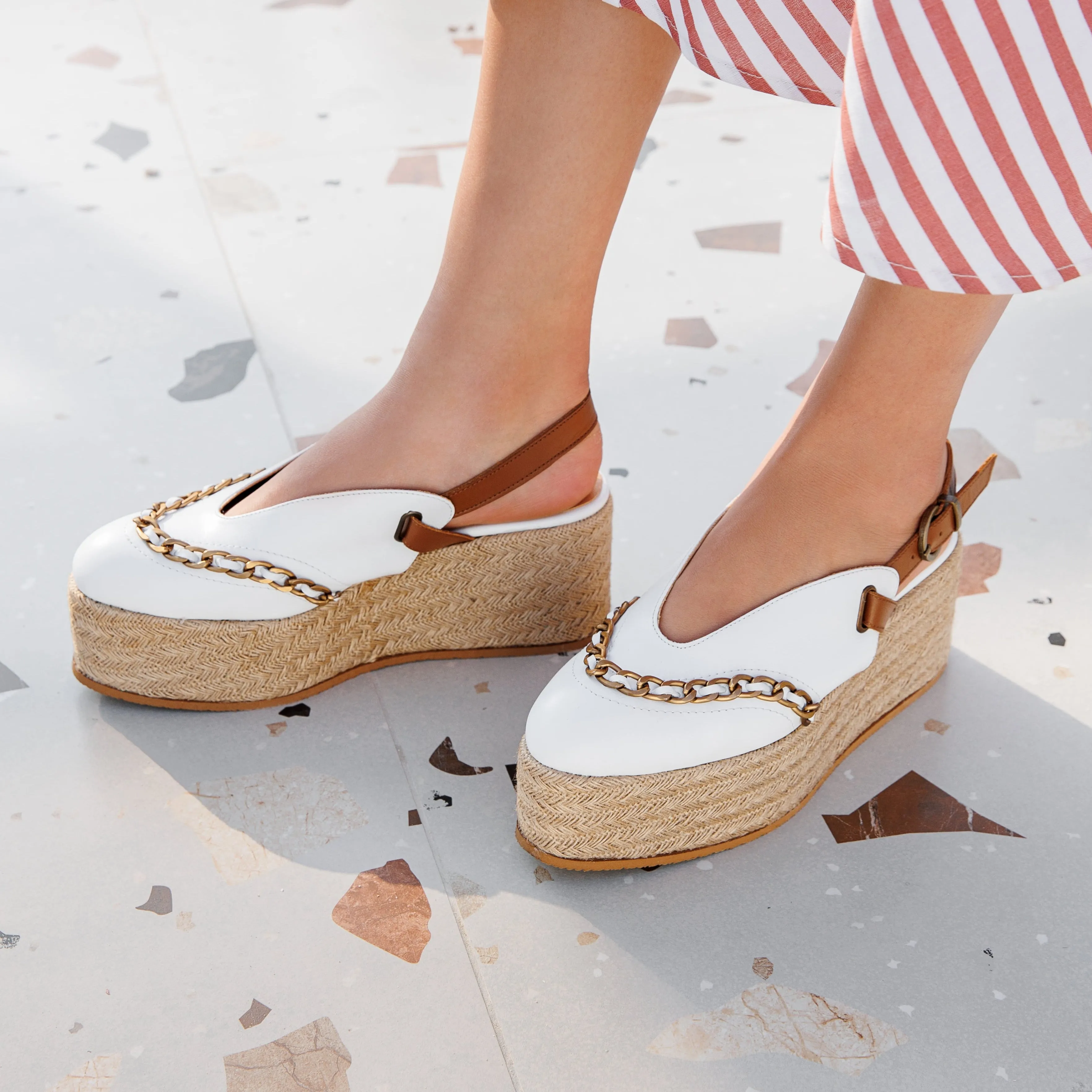 Fora white platform