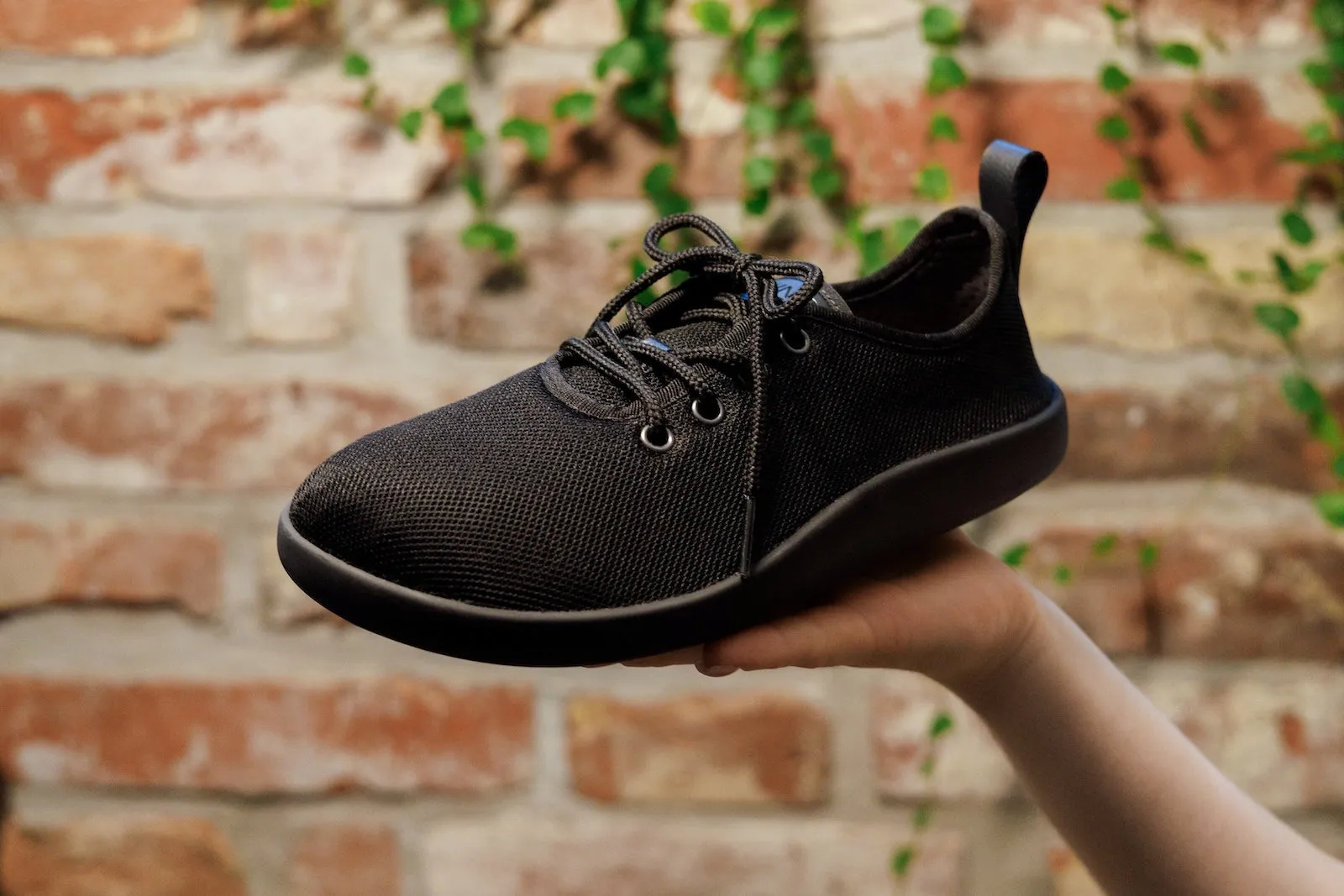 Men's Flow Comfort black sneakers