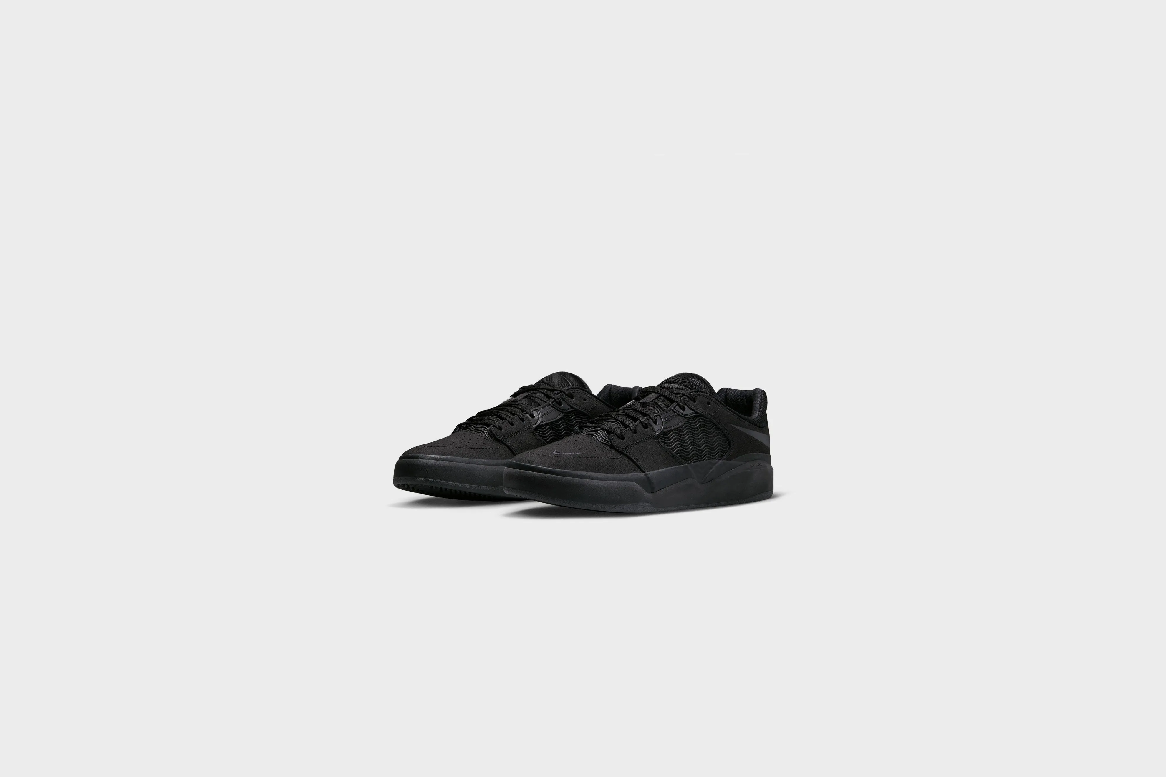 Nike SB Ishod PRM L (Black/Black-Black-Black)