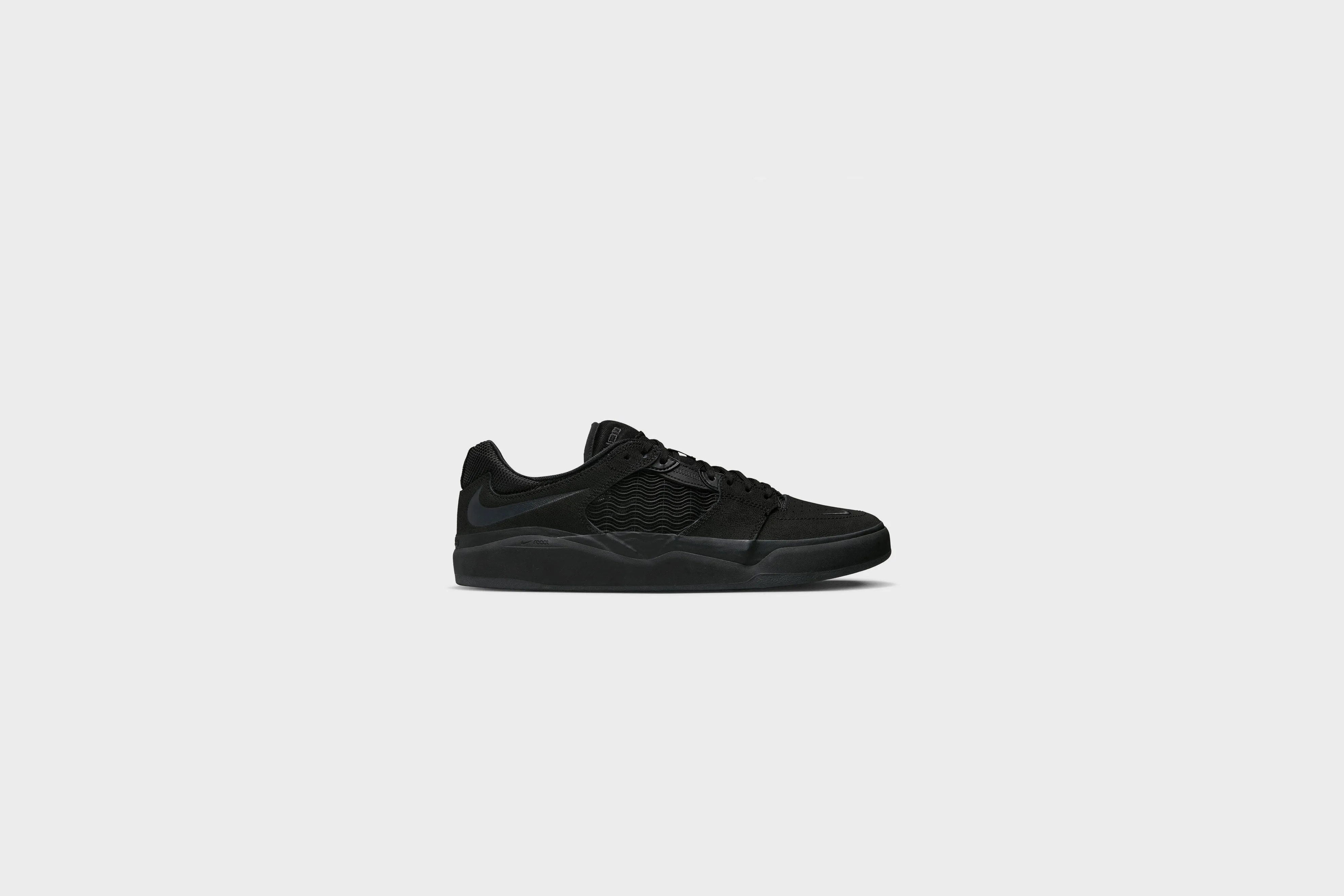 Nike SB Ishod PRM L (Black/Black-Black-Black)