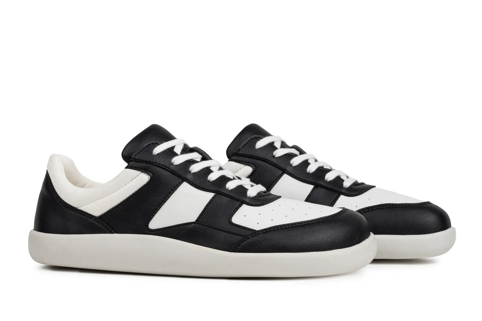 Women's Comfort Sneakers Yuva black and white
